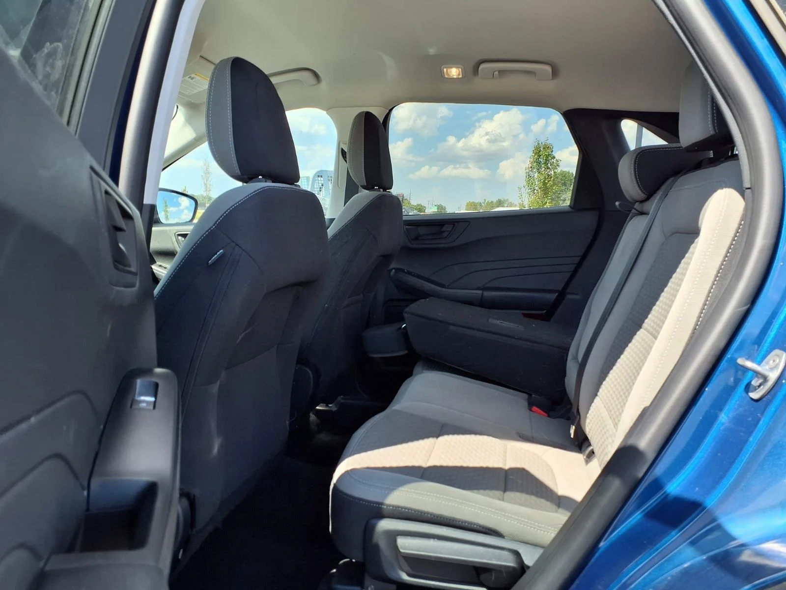 Used 2022 Atlas Blue Ford SE image 20
