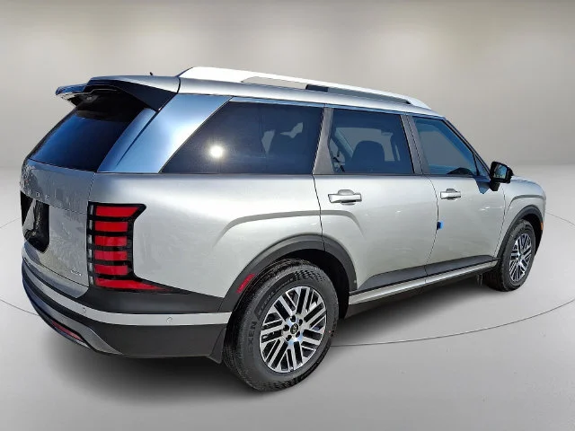 New 2026 Silver Hyundai SEL Premium image 7