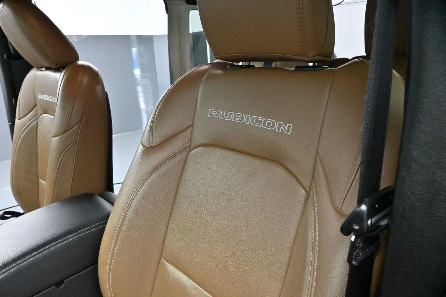Used 2022 Granite Crystal Metallic Clearcoat Jeep Unlimited Rubicon image 14