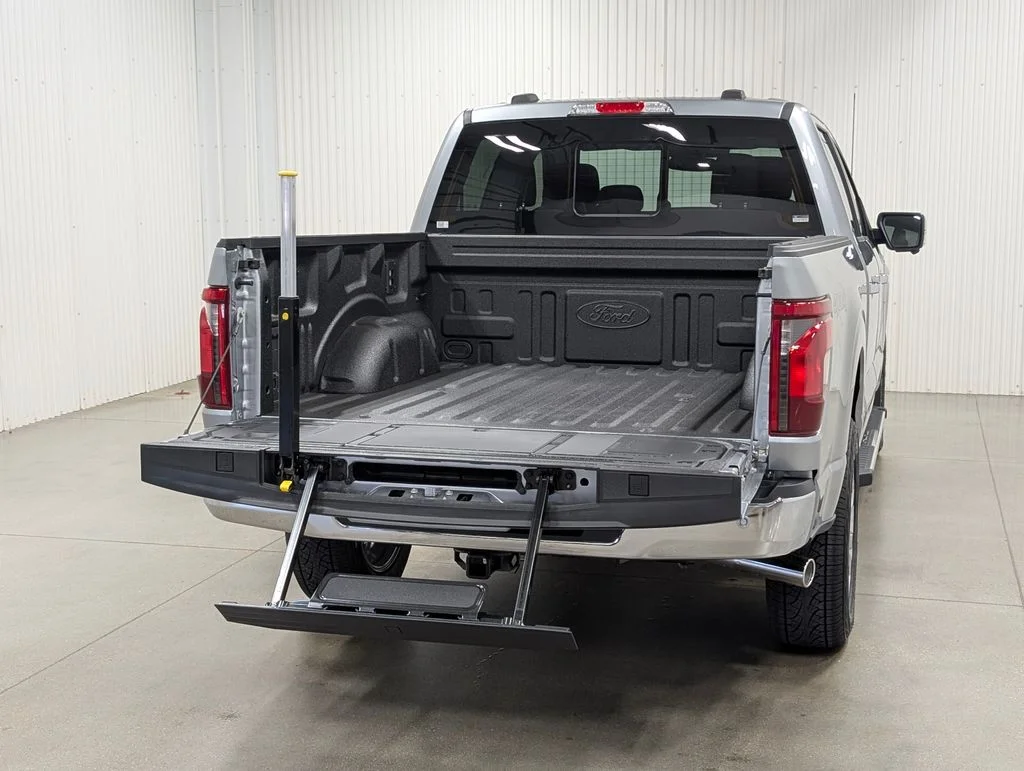 New 2026 Iconic Silver Metallic Ford XLT image 24