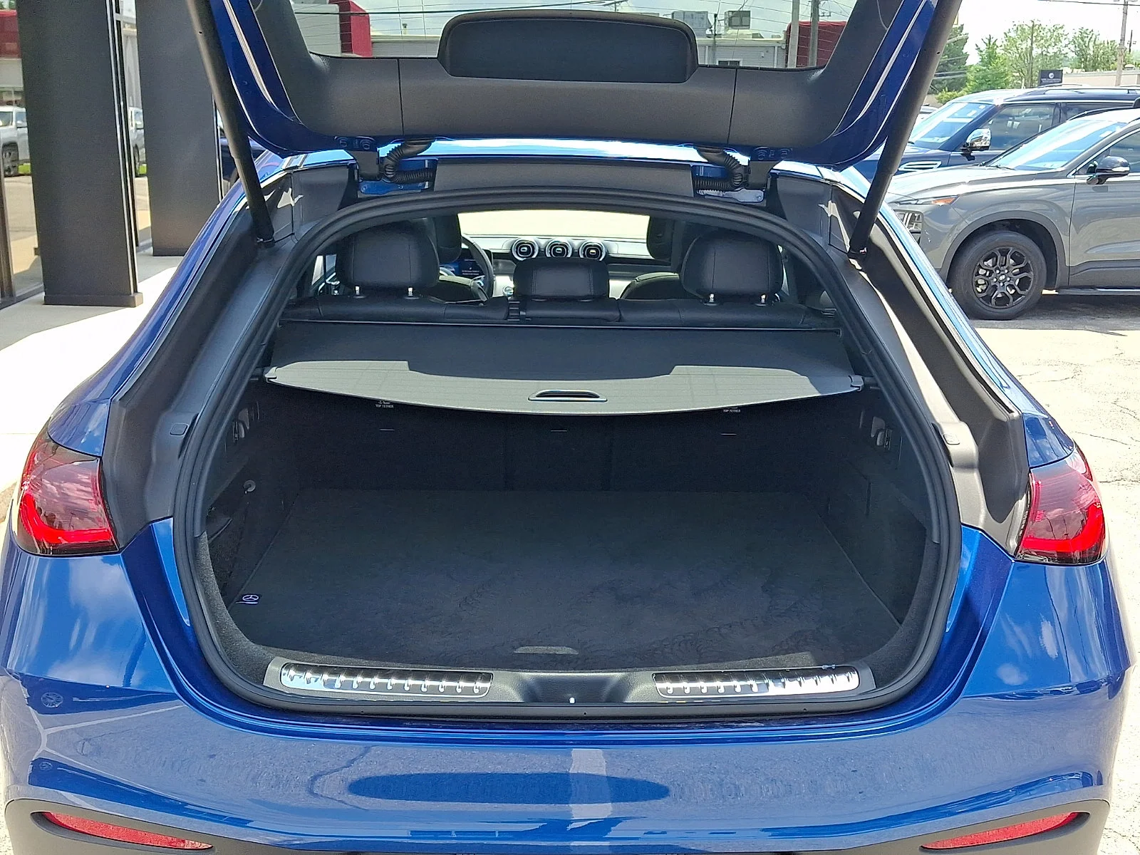 Used 2025  Mercedes-Benz GLC 300 Coupe image 28