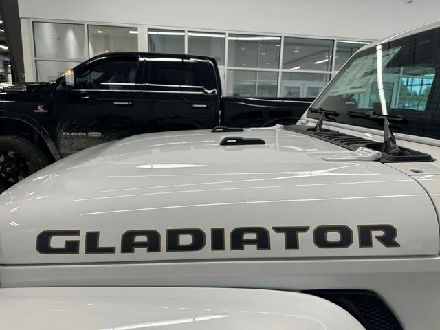 New 2026 Bright White Clear-Coat Exterior Paint Jeep 85th Anniversary Edition image 17