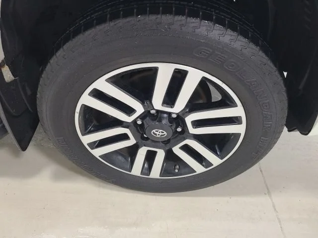 Used 2016 Blizzard Pearl Toyota Limited image 38
