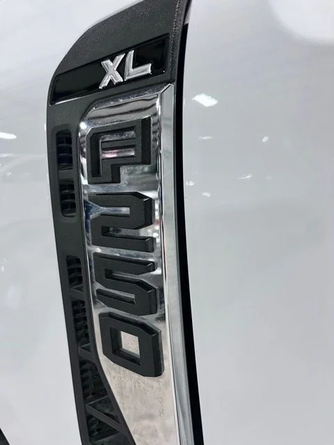 Used 2025 White Ford XL image 31