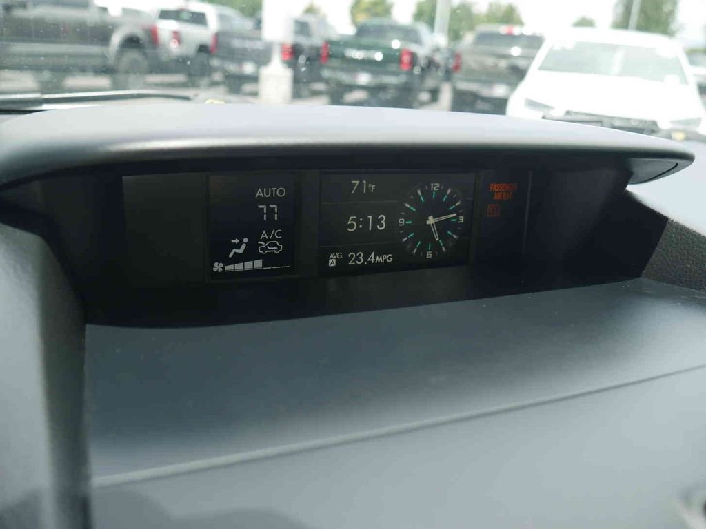 Used 2018 Silver Subaru 2.5i Premium image 30