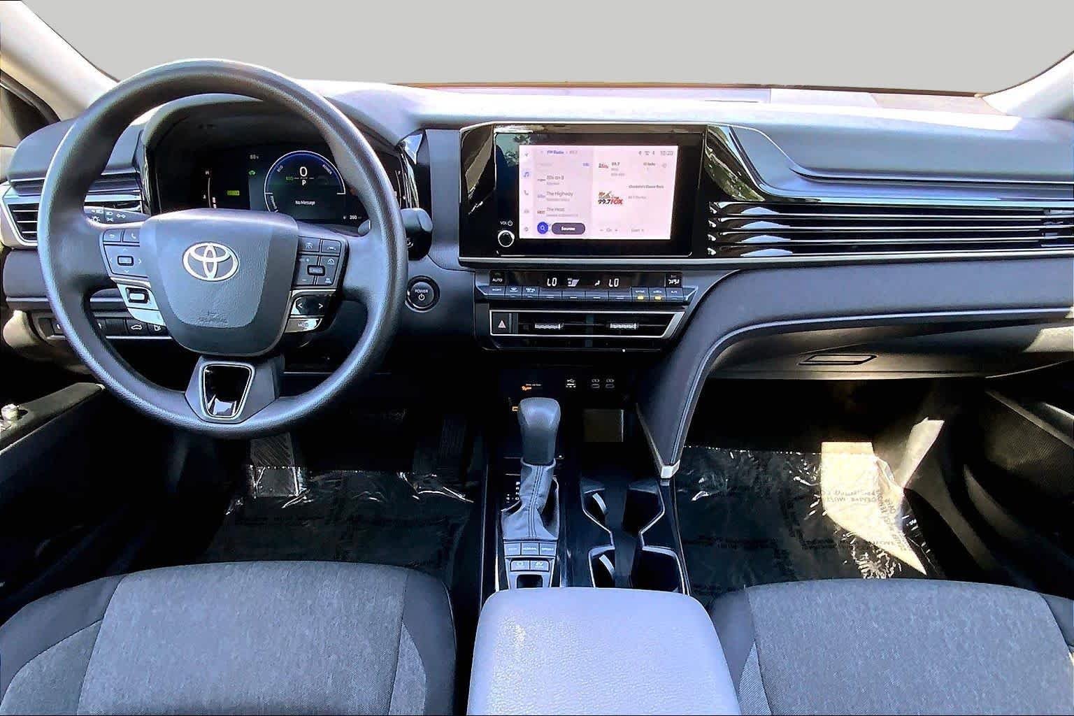 Used 2025 Ice Cap Toyota LE image 15