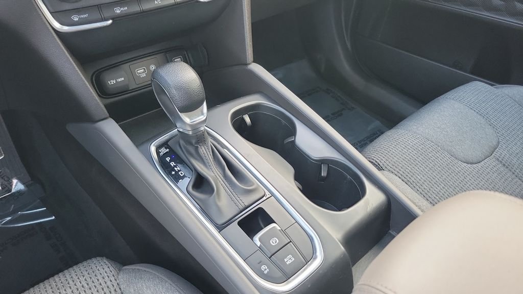 2020 Hyundai Santa Fe SE - Photo 17