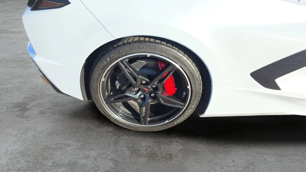 Used 2024 White Chevrolet Stingray image 17