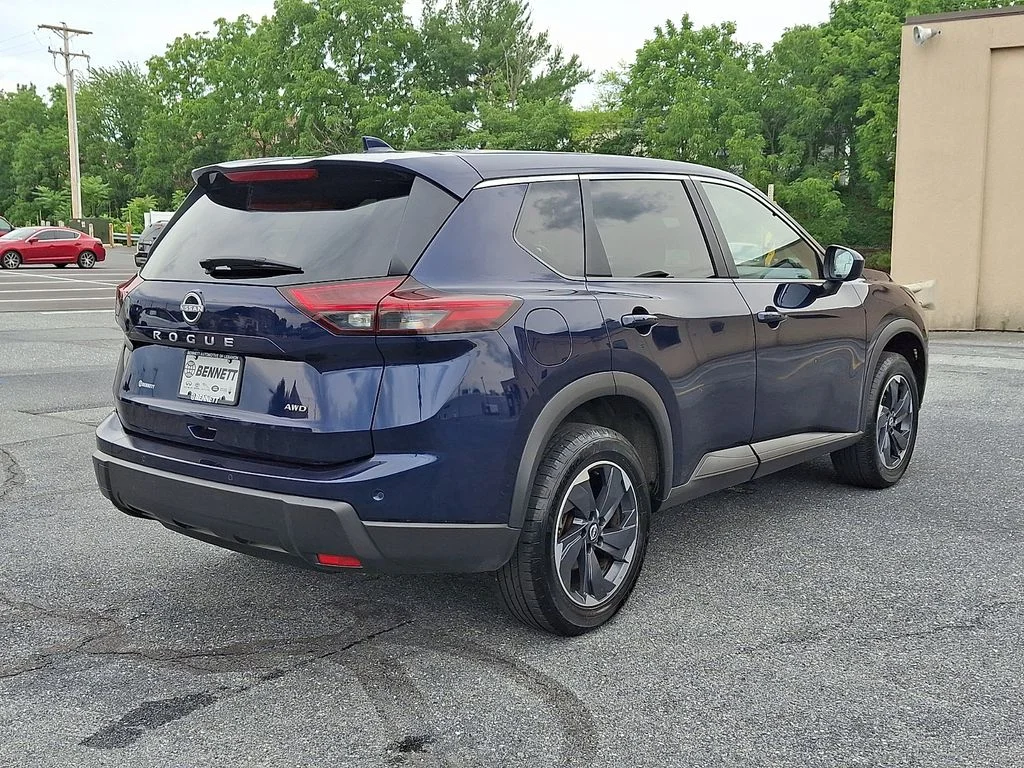 Used 2025 Blue Nissan SV image 6