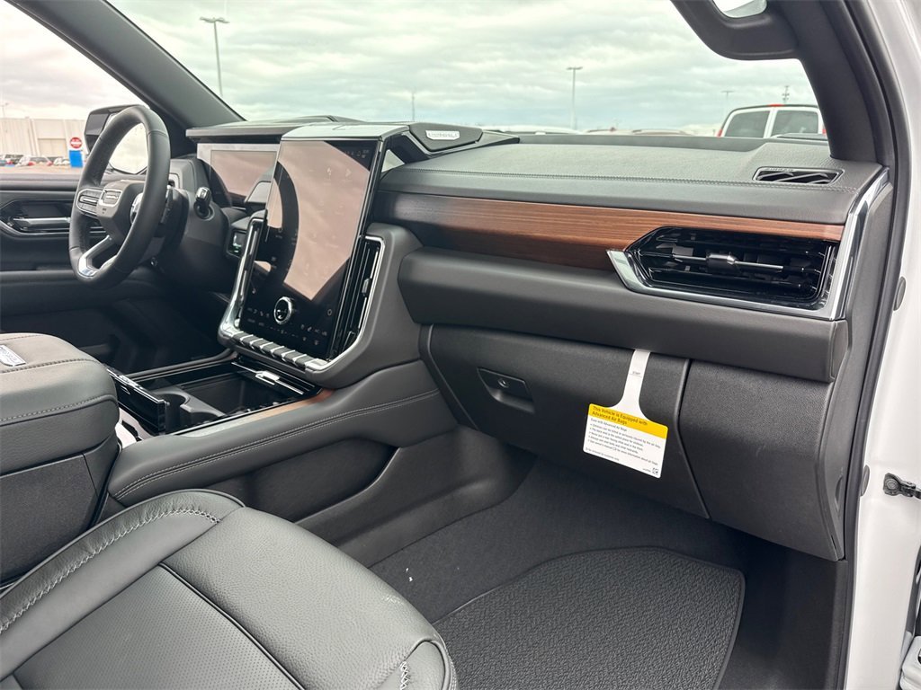 2026 GMC YUKON XL - Image 41