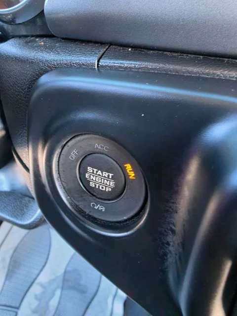 Used 2023 Gray Jeep Sport S image 17