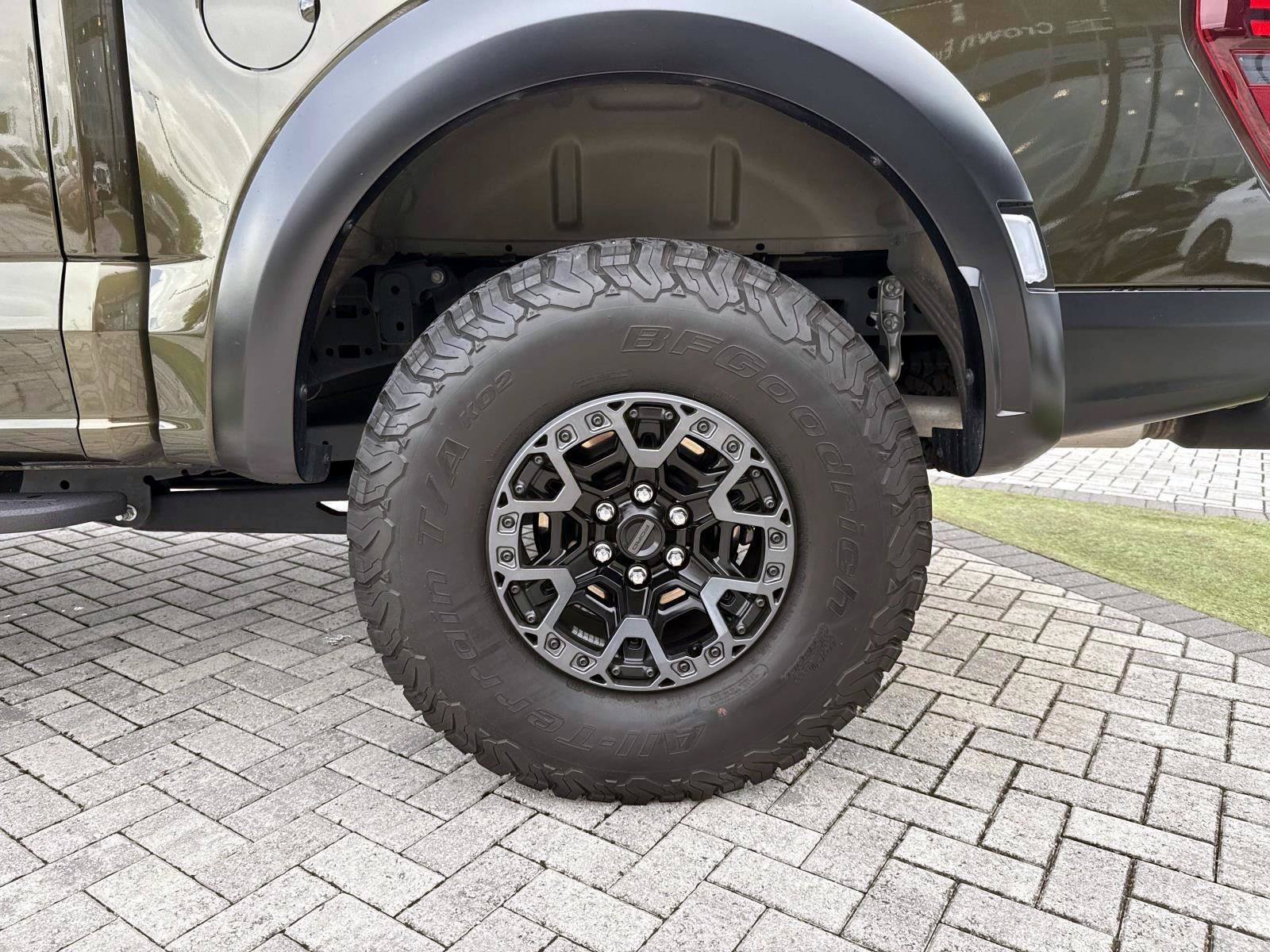 Used 2024 Green Ford Raptor image 11