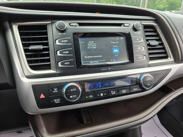 Used 2015 Black Toyota LE Plus V6 image 21