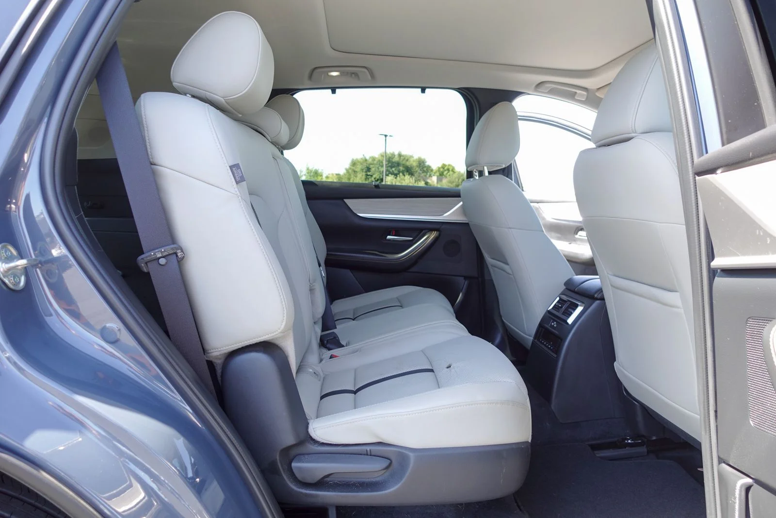 Certified Used 2025 Polymetal Gray Metallic Mazda Premium image 15