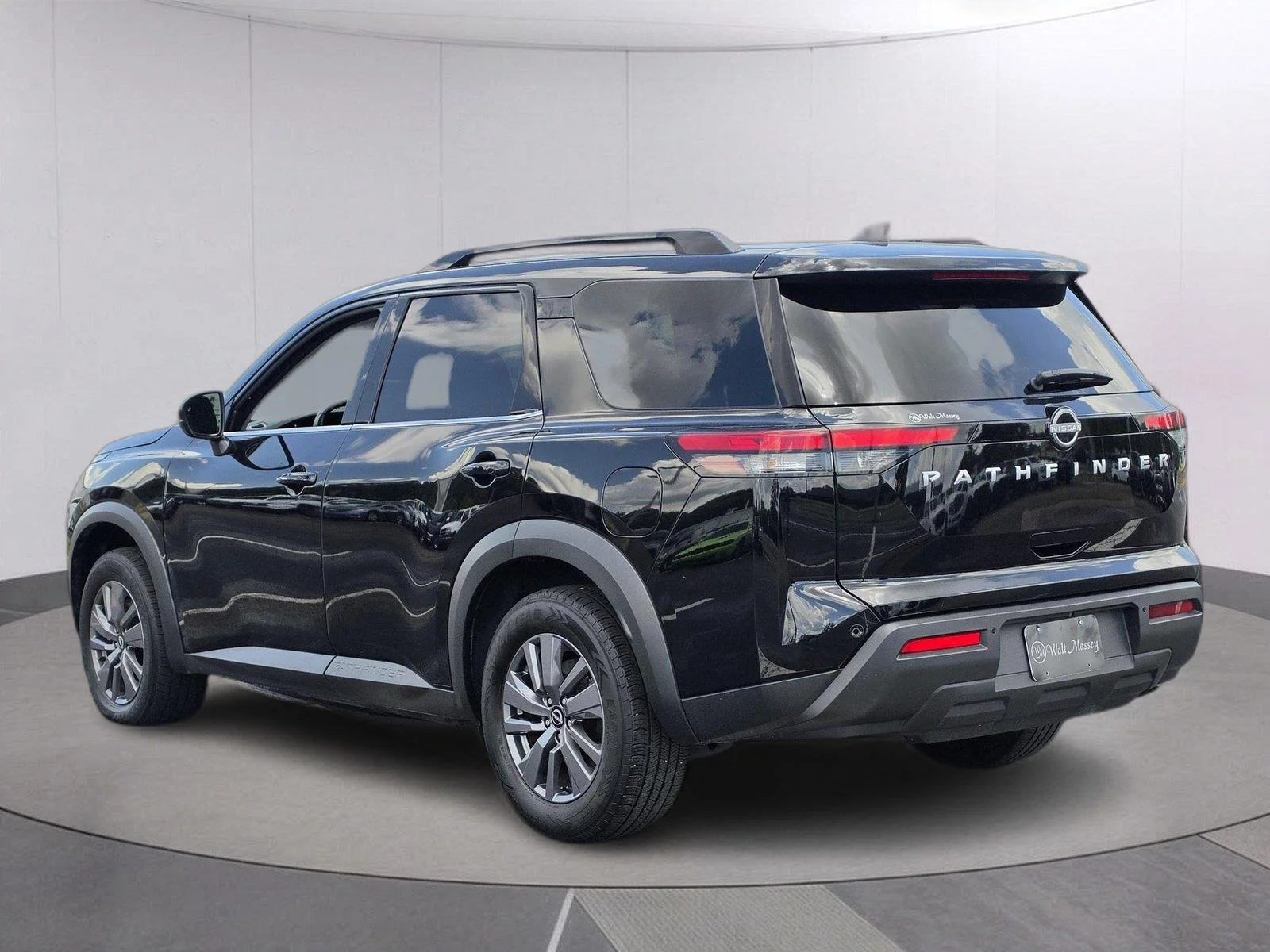 Used 2025 Super Black Nissan SV image 3