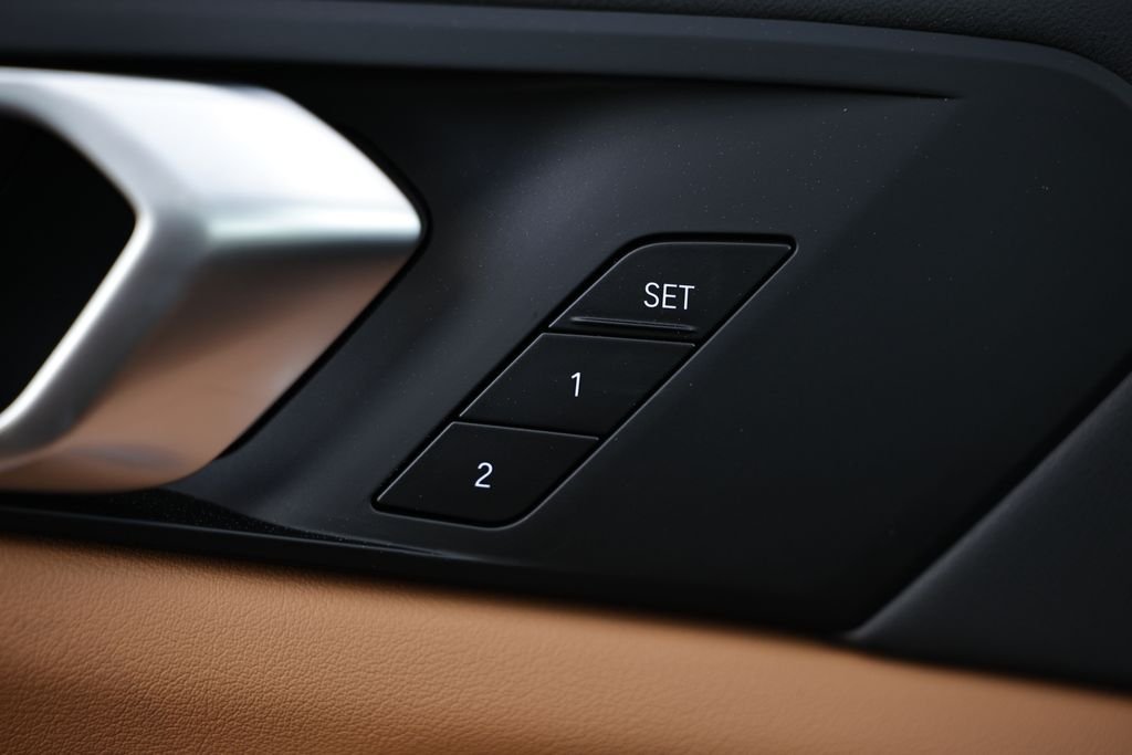 New 2026 Carbon Black BMW xDrive40i image 16