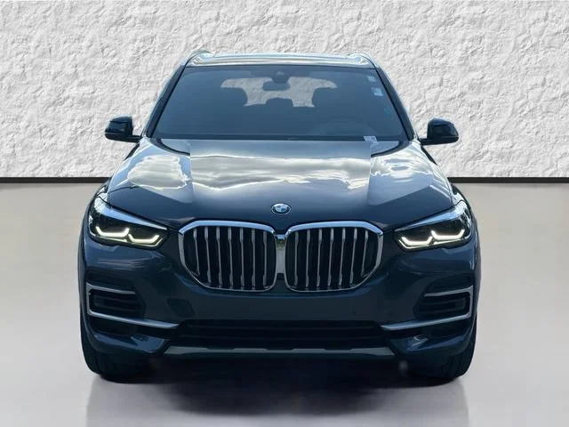 Used 2022 Arctic Grey Metallic BMW sDrive40i image 8