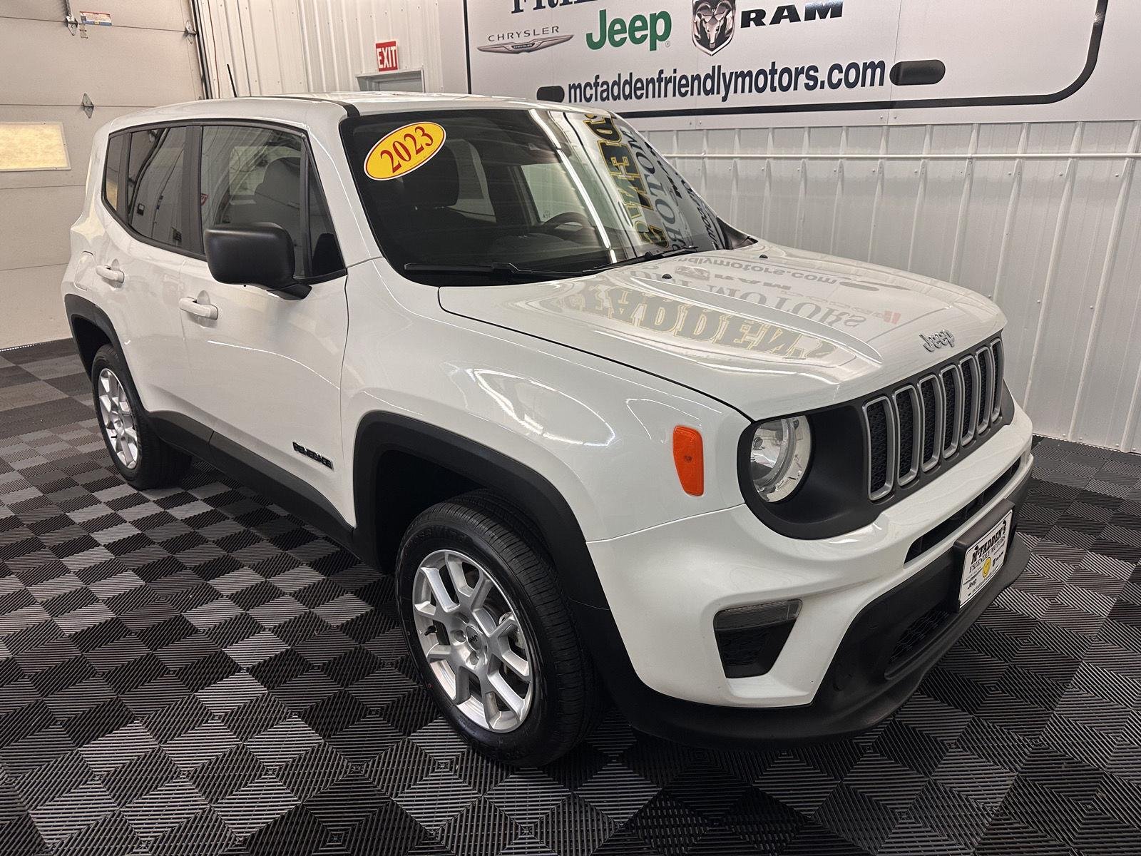 Used 2023 Jeep Renegade Latitude with VIN ZACNJDB11PPP70662 for sale in South Haven, MI