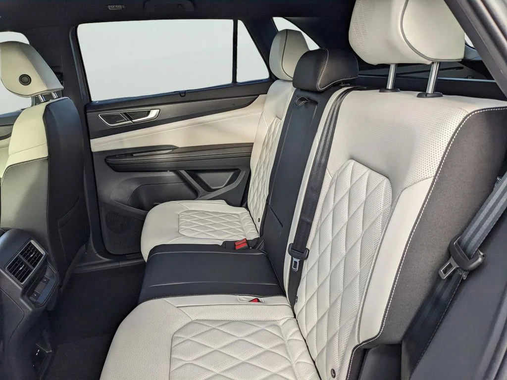 2026 Volkswagen Atlas Cross Sport SEL Premium R-LINE - Photo 18