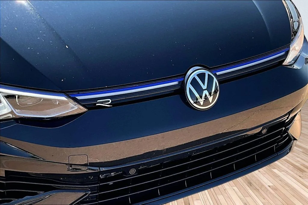 Used 2024  Volkswagen 2.0T image 26