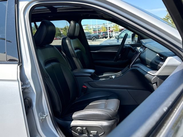 Used 2024 Silver Zynith Jeep 4xe image 23
