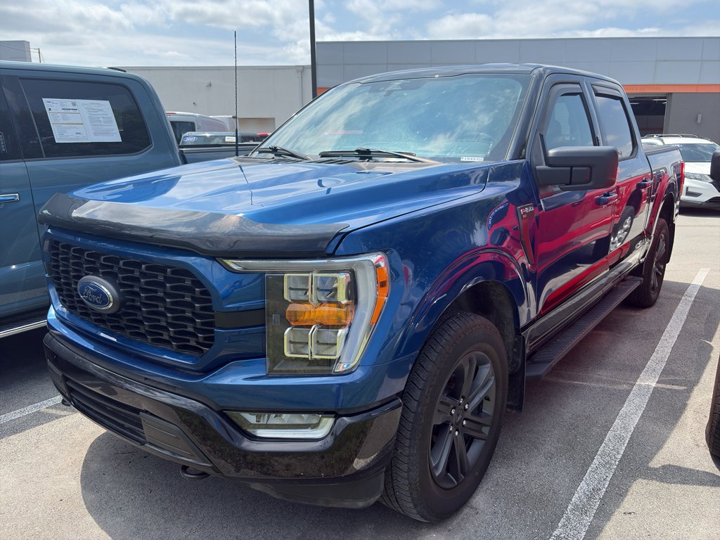 Used 2023 Atlas Blue Metallic Ford XLT image 2