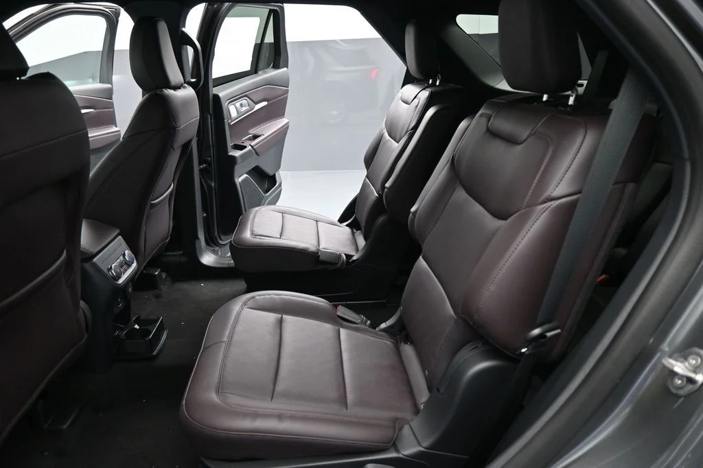 New 2026 Carbonized Gray Metallic Ford Platinum image 19