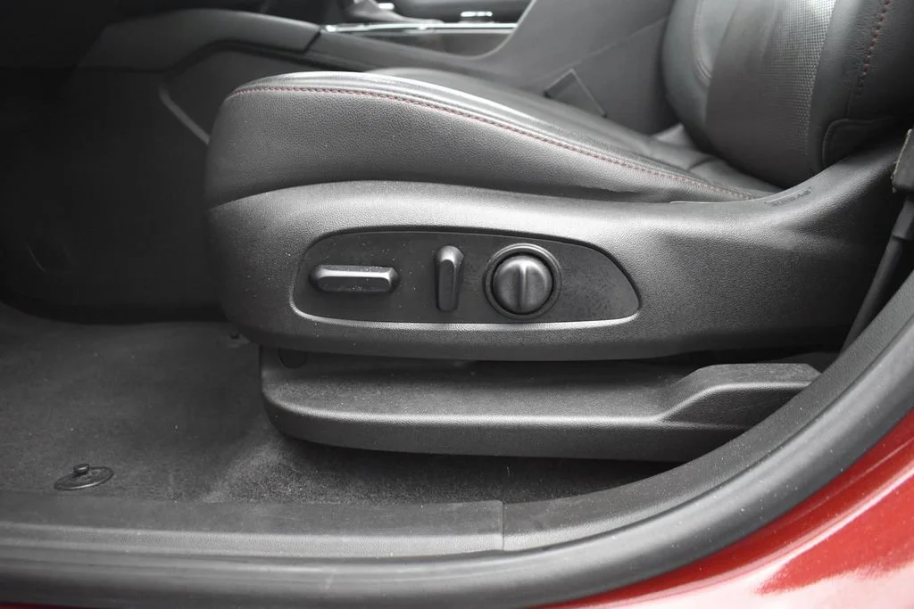 Used 2019 CAJUN RED TINTCOAT Chevrolet RS image 11