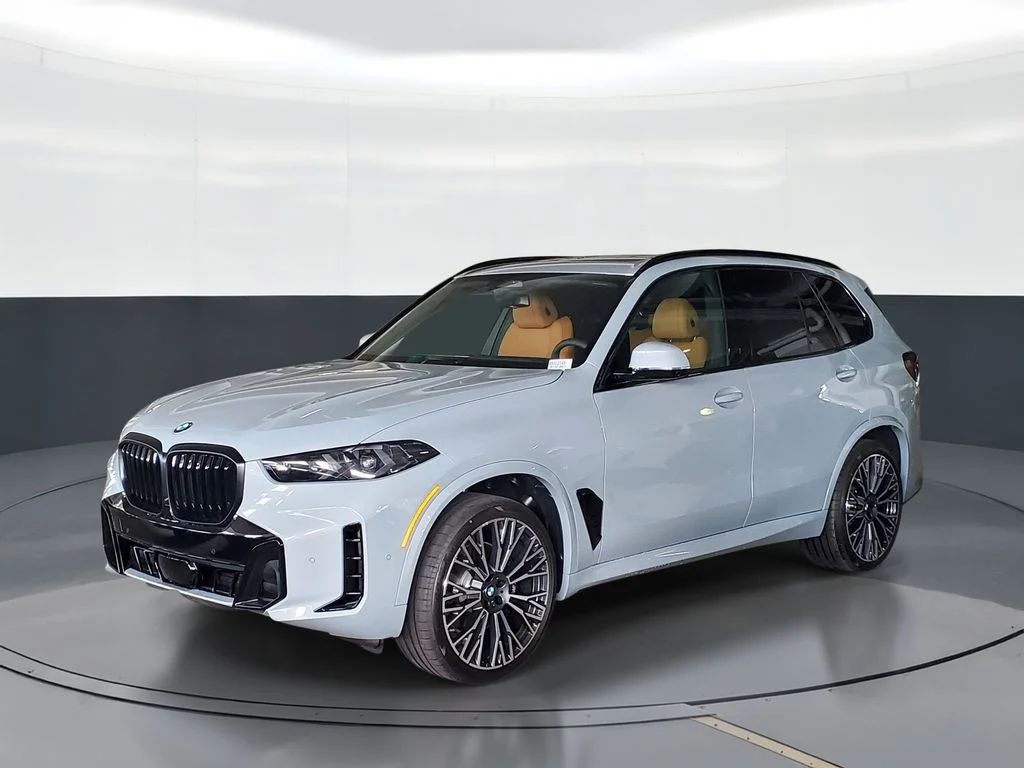 Used 2026 Gray BMW sDrive40i image 1