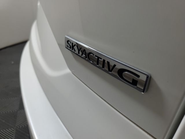 Used 2020 White Mazda Touring ` image 7