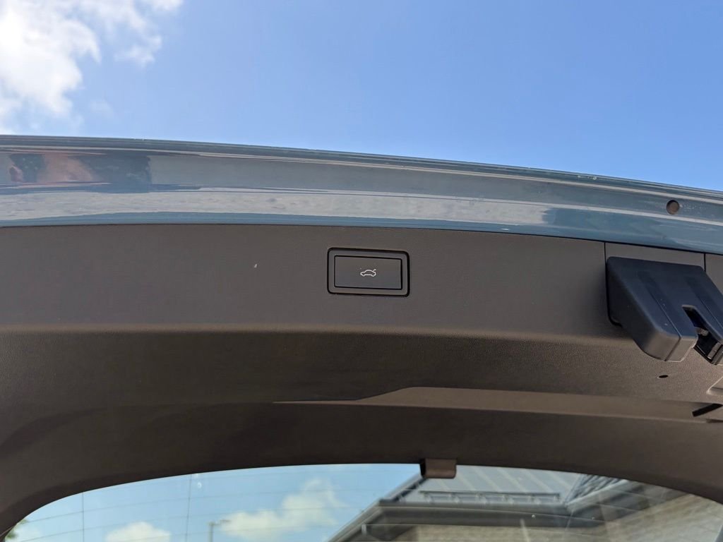 New 2026 Monterey Blue Pearl Volkswagen 2.0T SE image 26