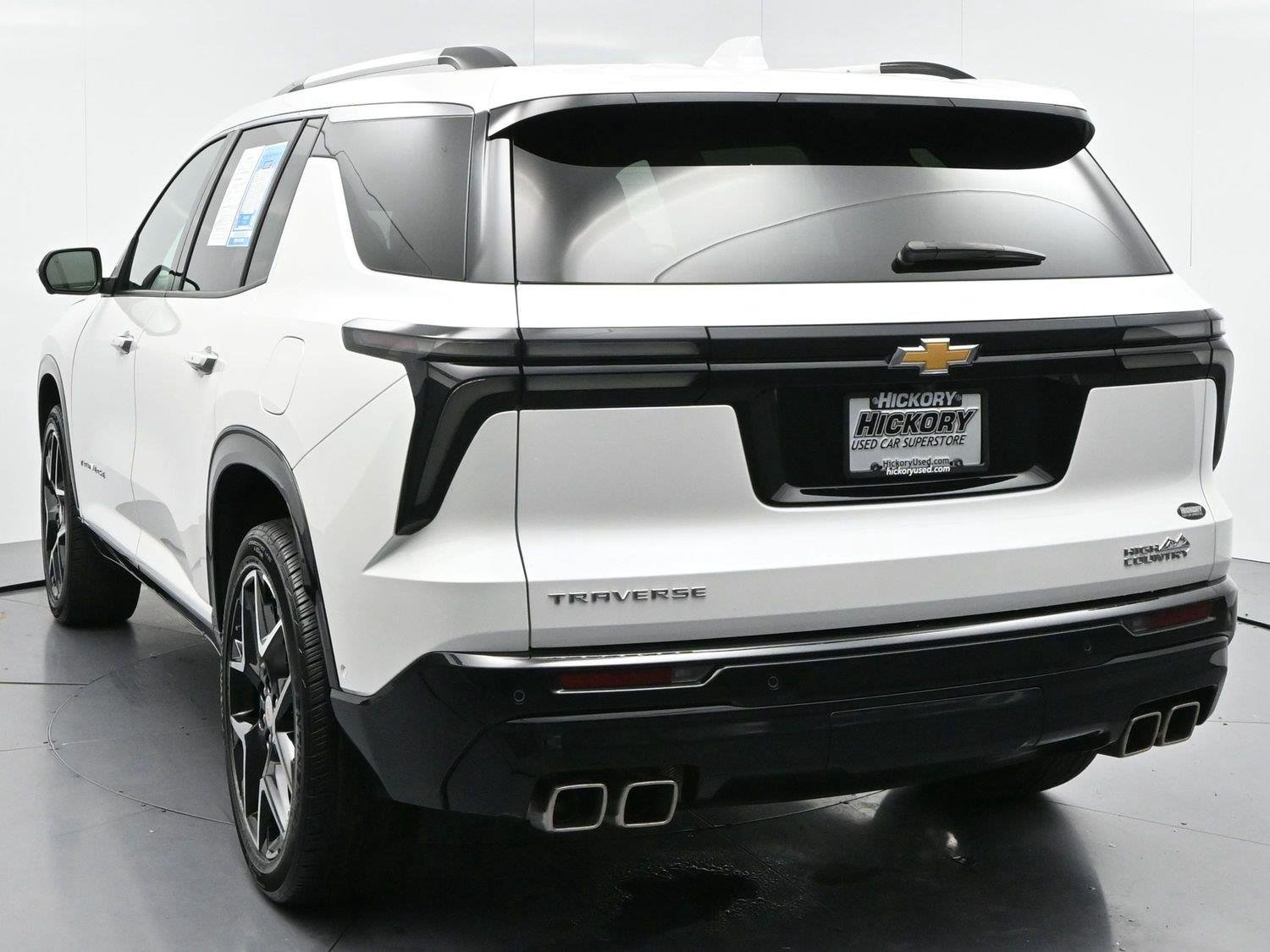 Used 2025 Iridescent Pearl Tricoat Chevrolet FWD High Country image 6