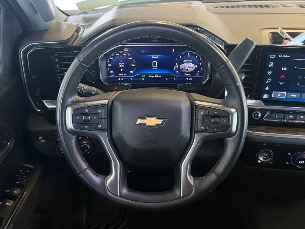 Used 2024 Summit White Chevrolet LT (2FL) image 16