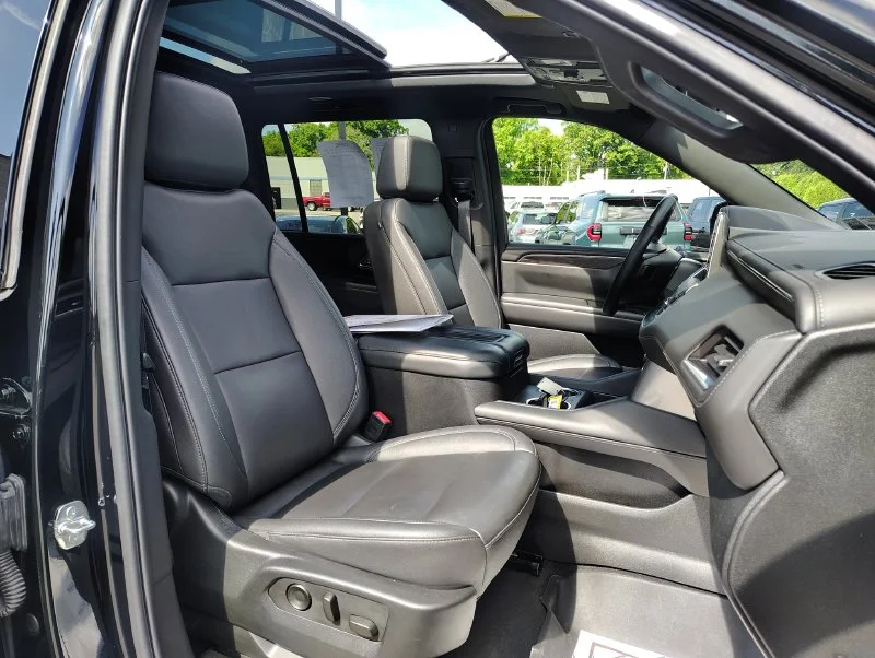 Used 2024 Black Chevrolet Z71 image 29