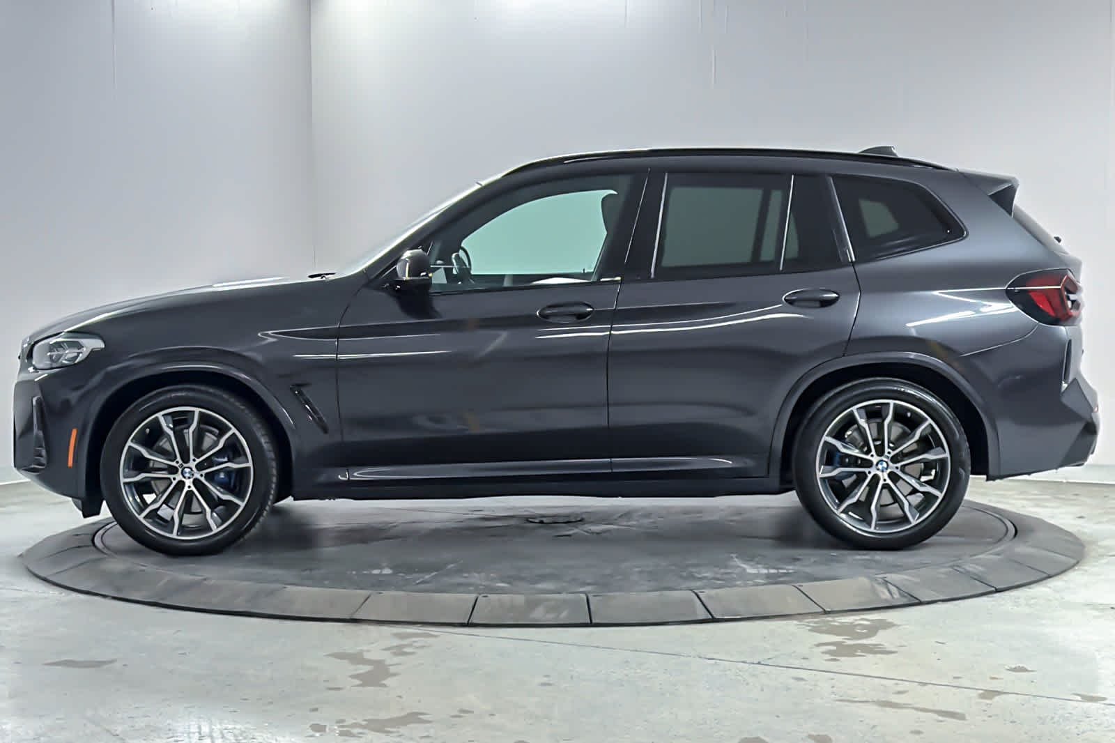 Used 2023 Dark Graphite Metallic BMW M40i image 5