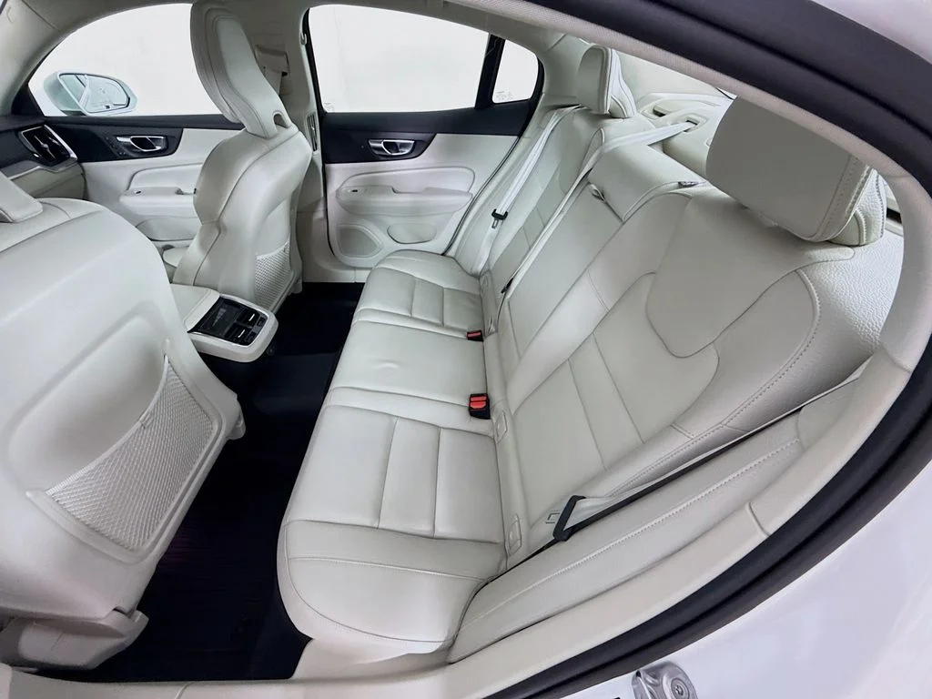 Used 2023 Crystal White Volvo Ultimate image 24