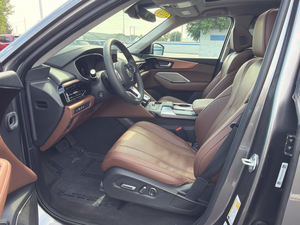 Used 2024 Majestic Black Pearl Acura Technology image 17