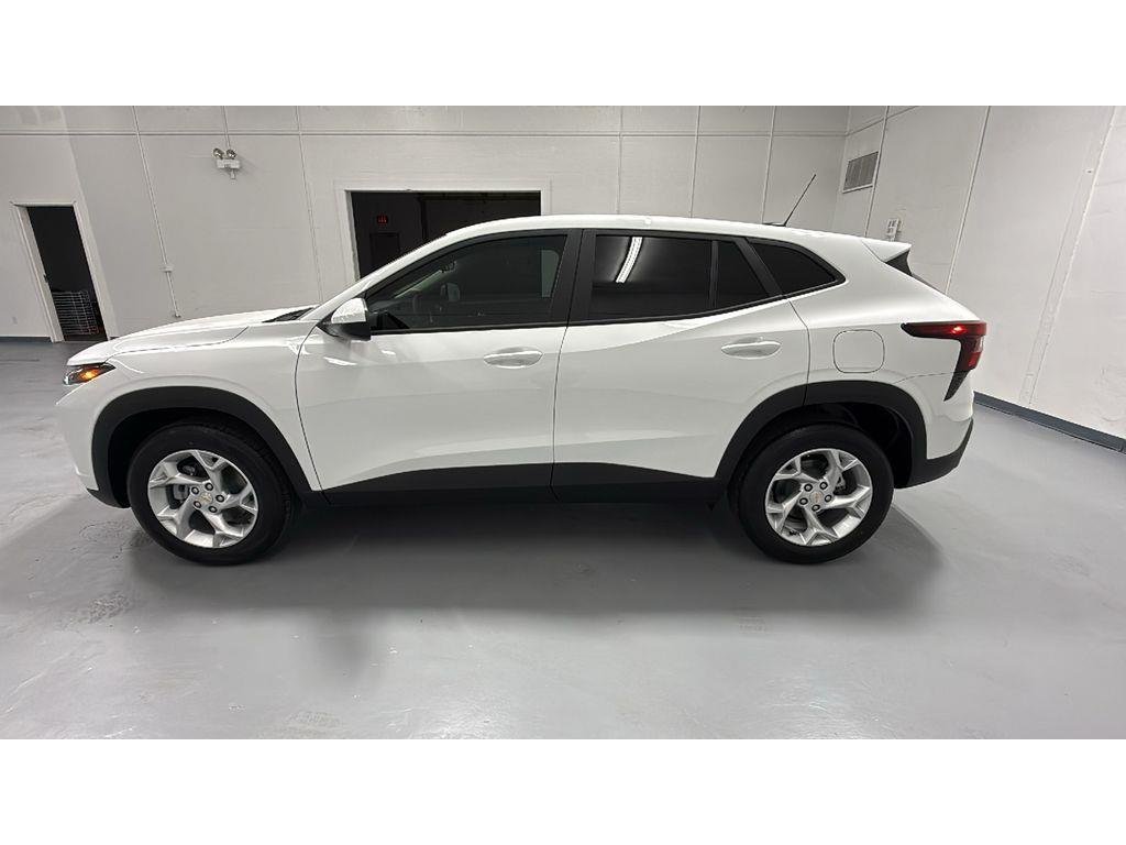 2026 Chevrolet Trax LS - Photo 8