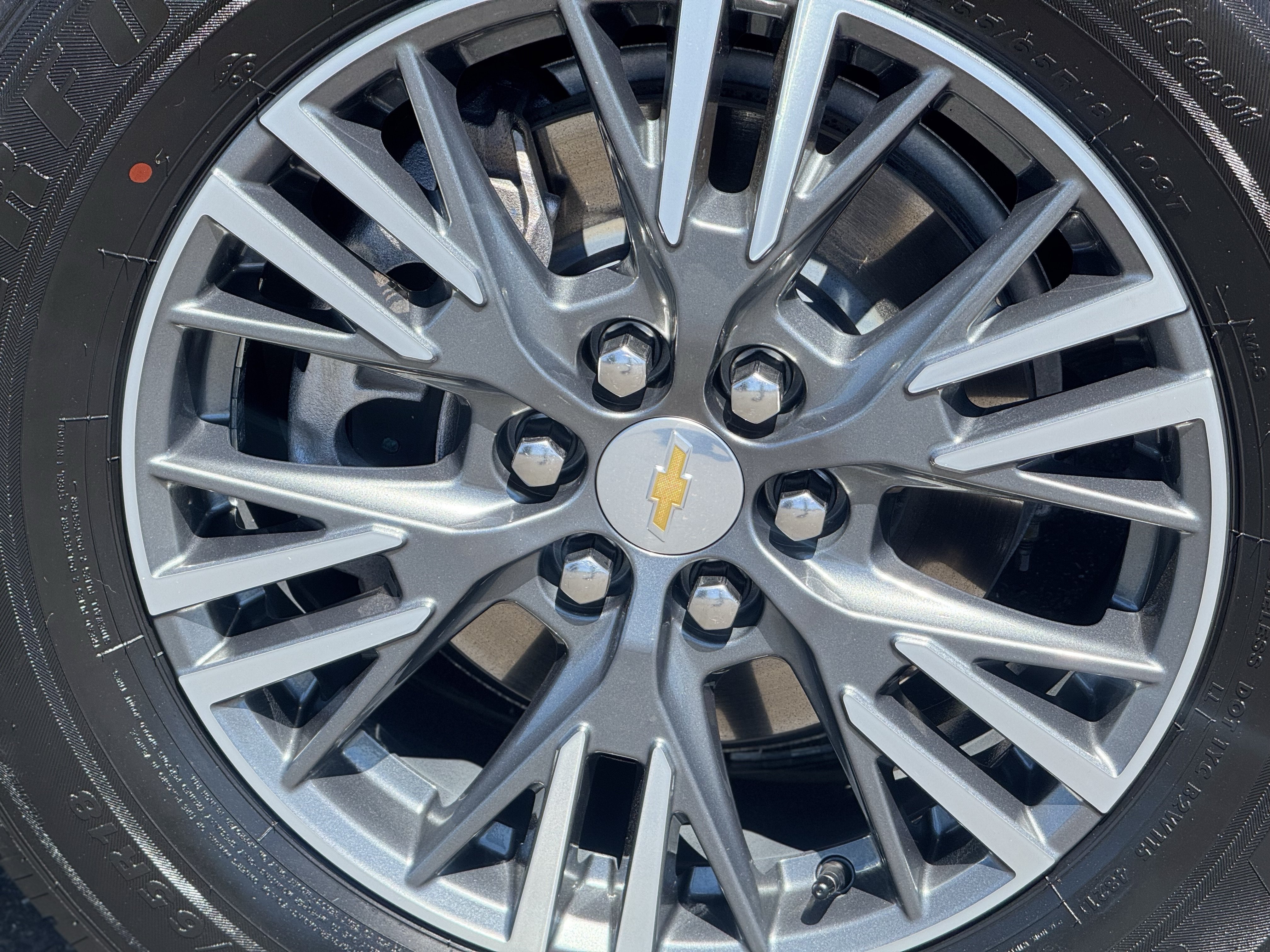 2025 Chevrolet Traverse LT - Photo 8