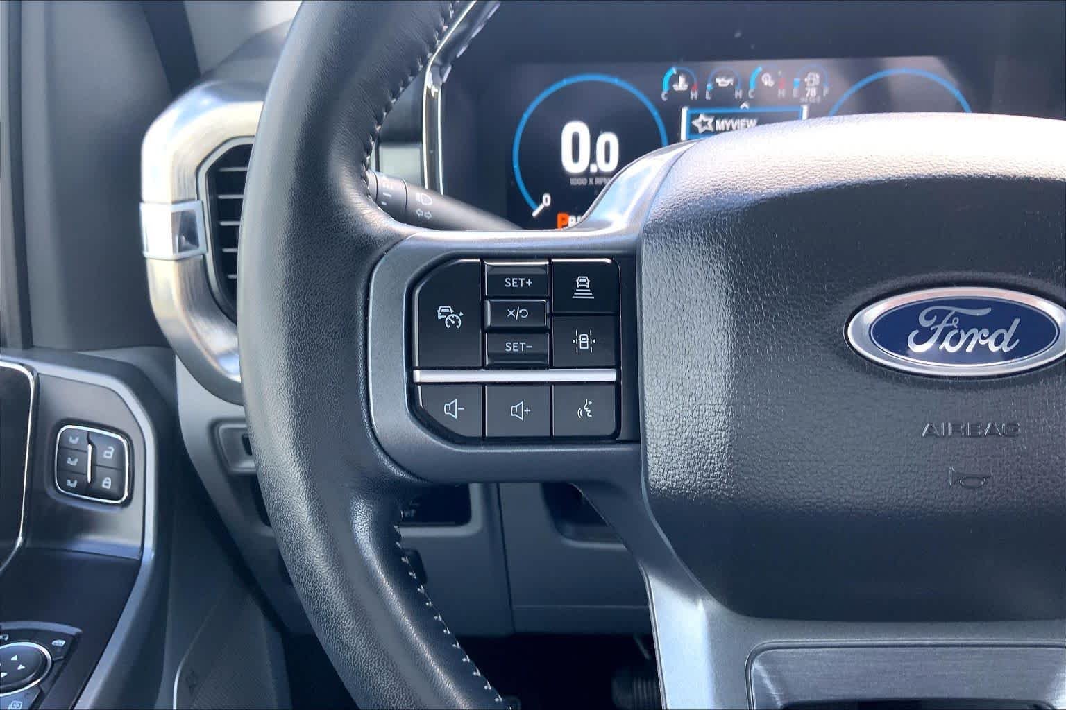 Used 2023 Avalanche Ford LARIAT image 24
