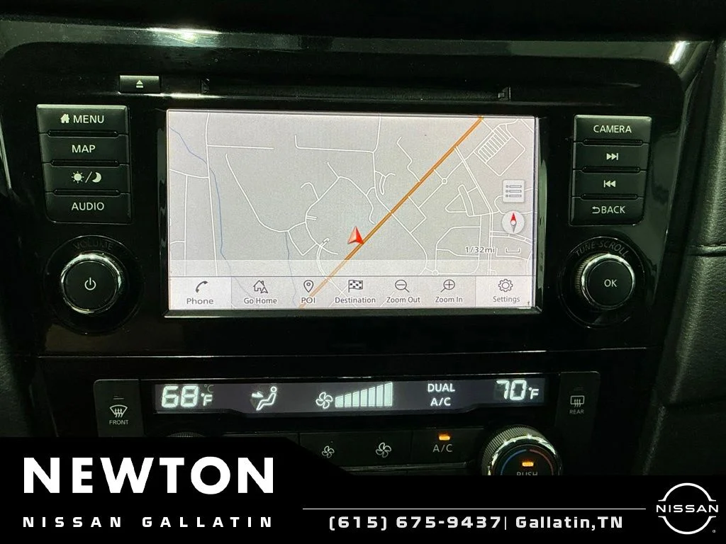 Used 2018 Pearl White Nissan SV image 7