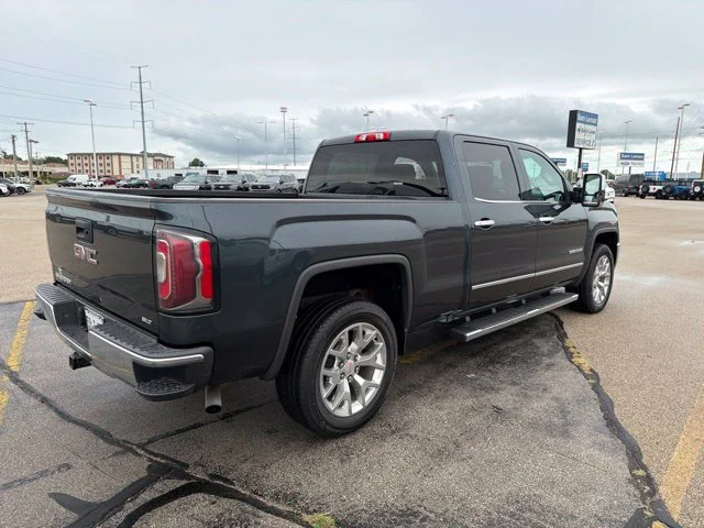 Used 2018 Dark Slate Metallic GMC SLT image 5