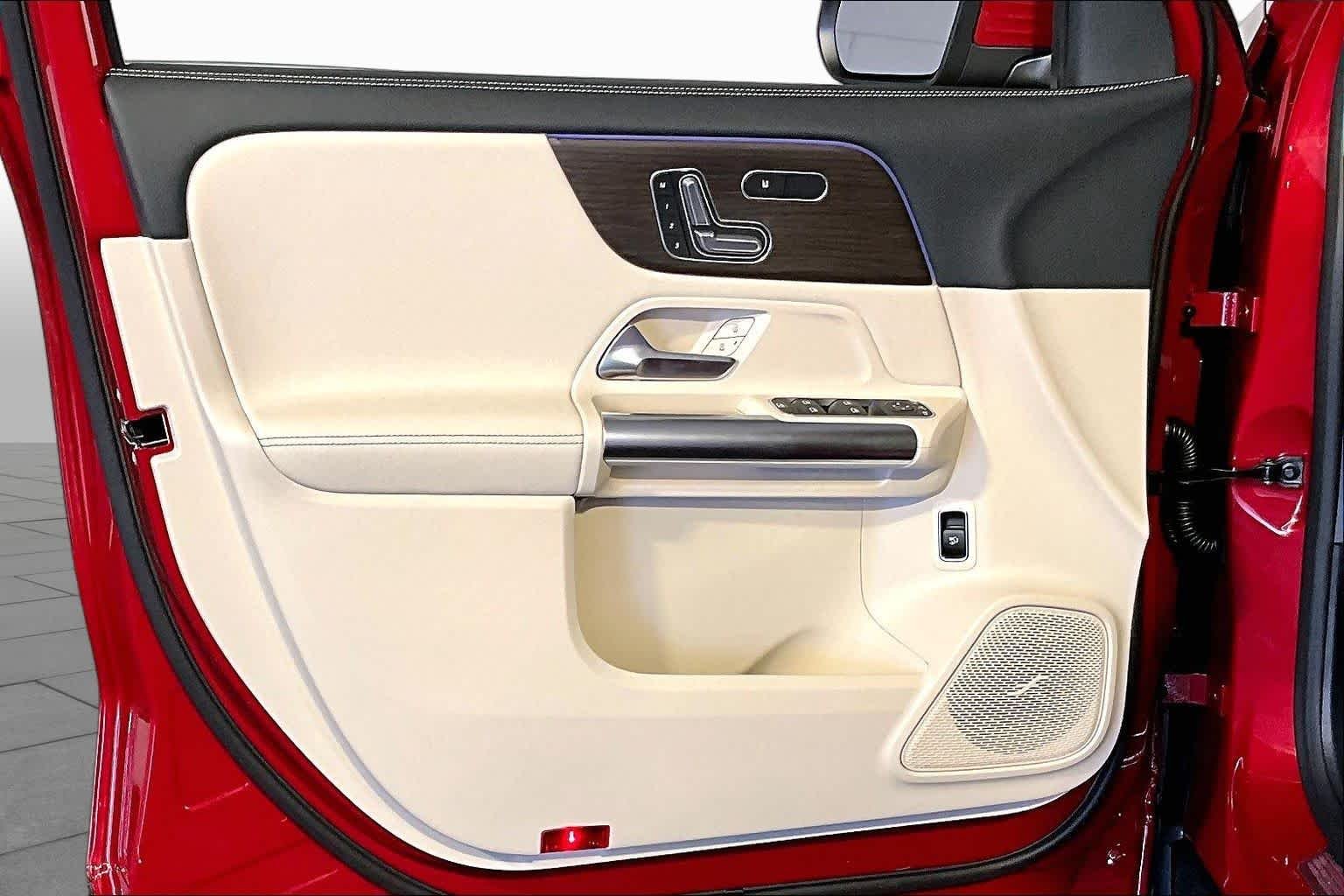 New 2026 MANUFAKTUR Patagonia Red Metallic Mercedes-Benz GLA 250 image 11