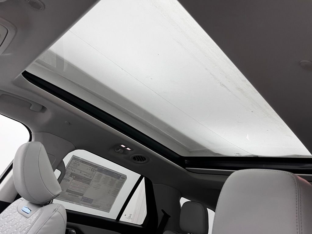 New 2026 Black Ford Platinum image 5