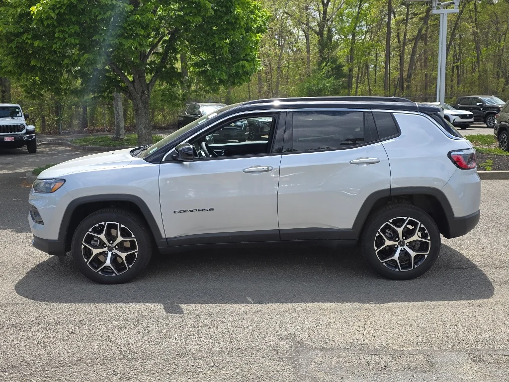 Used 2026 Silver Zynith Clear Coat Jeep Limited image 12