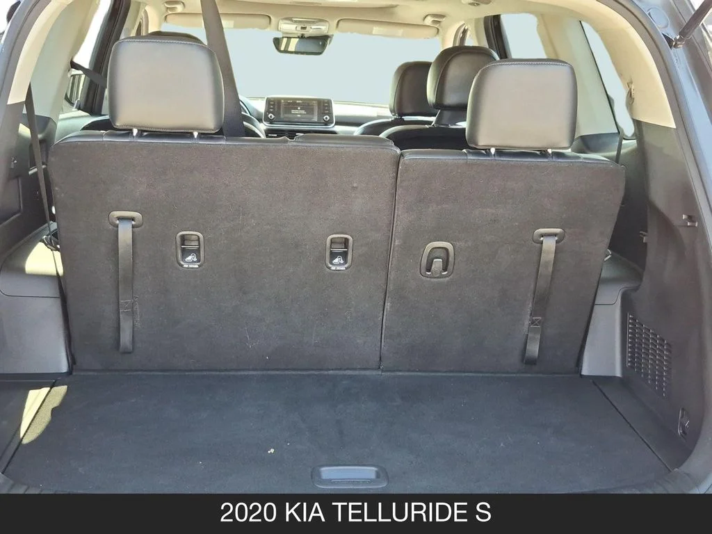 Used 2020 Green Kia S image 24