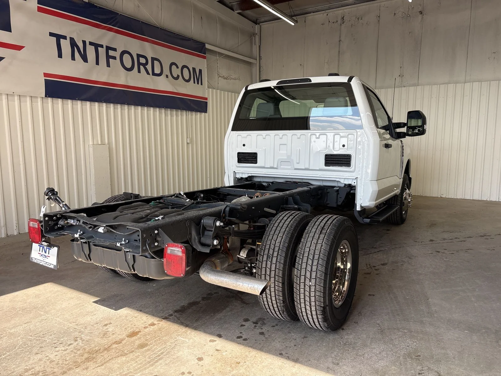 New 2026 Oxford White Ford F-350® XL image 7