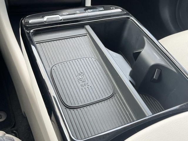 Used 2025 White Hyundai Limited image 37