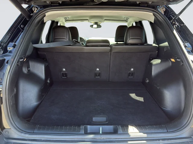 Used 2023 Black Jeep Altitude image 11