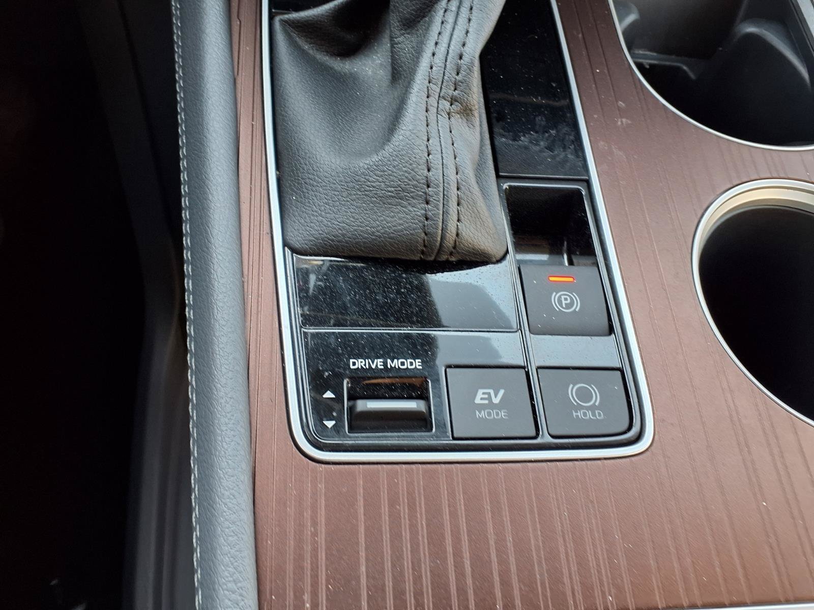 Certified Used 2024 Pearl Toyota XLE image 23